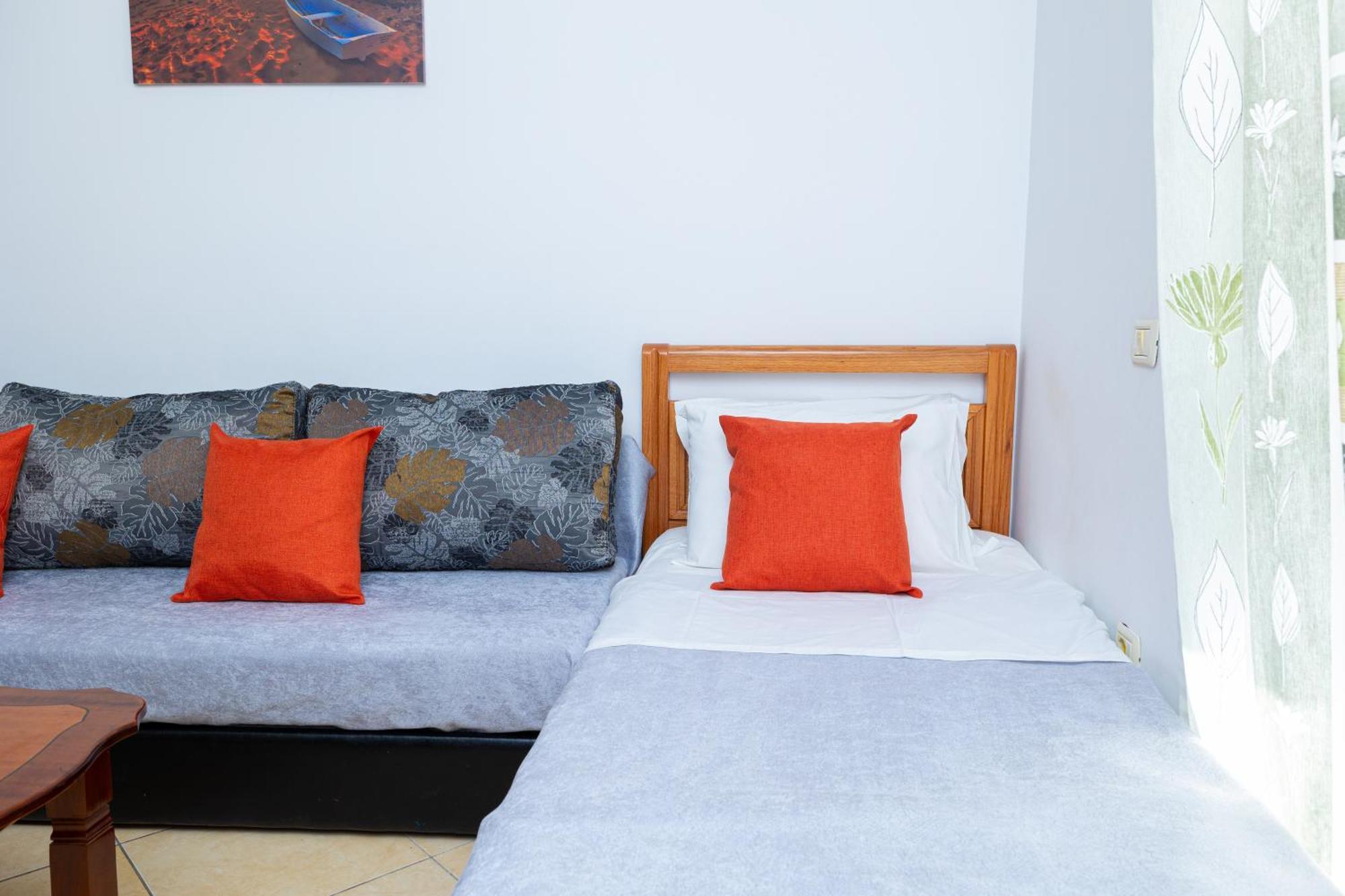 Lucas Apartments Rental Влёра Экстерьер фото