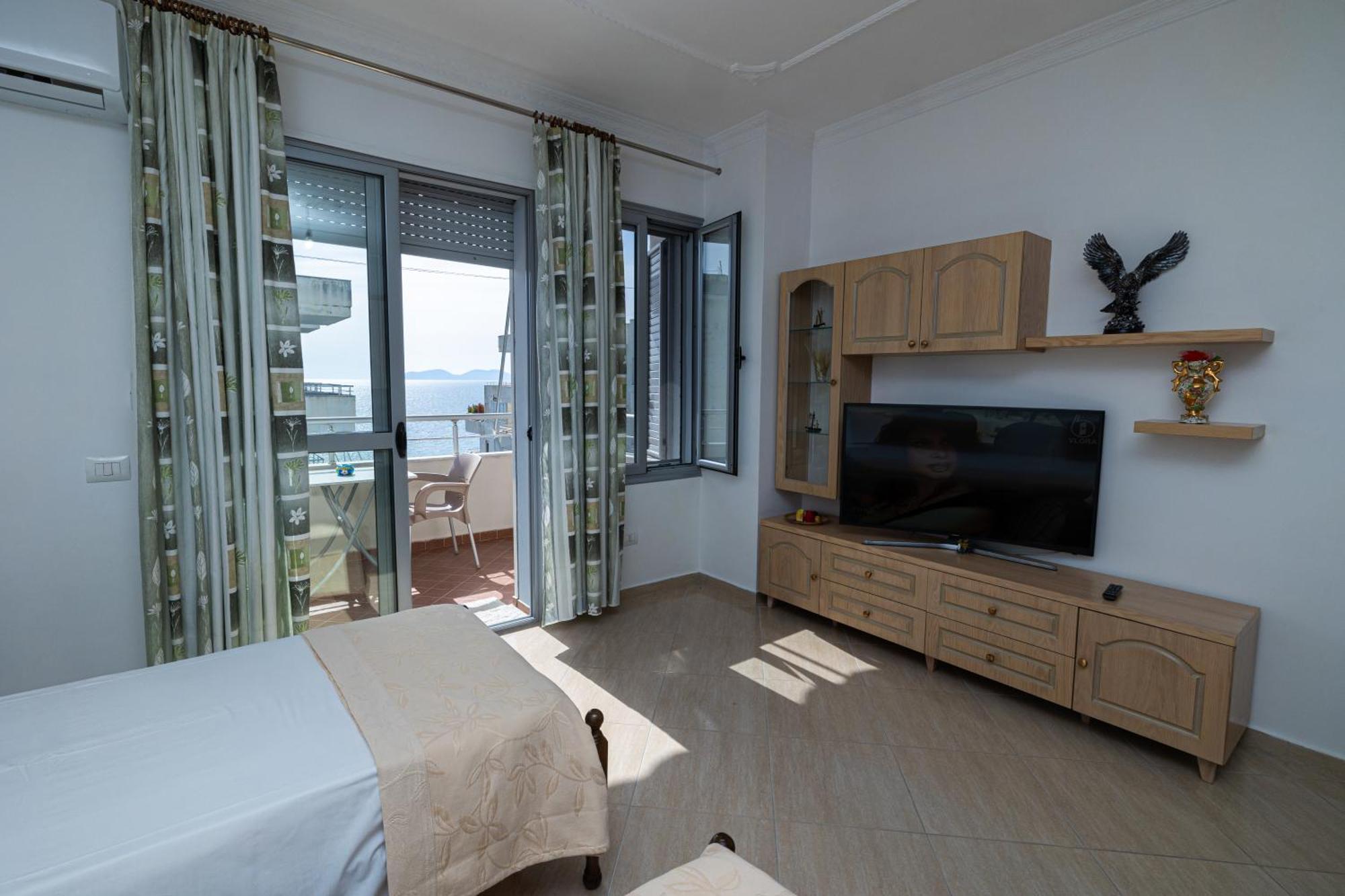 Lucas Apartments Rental Влёра Экстерьер фото