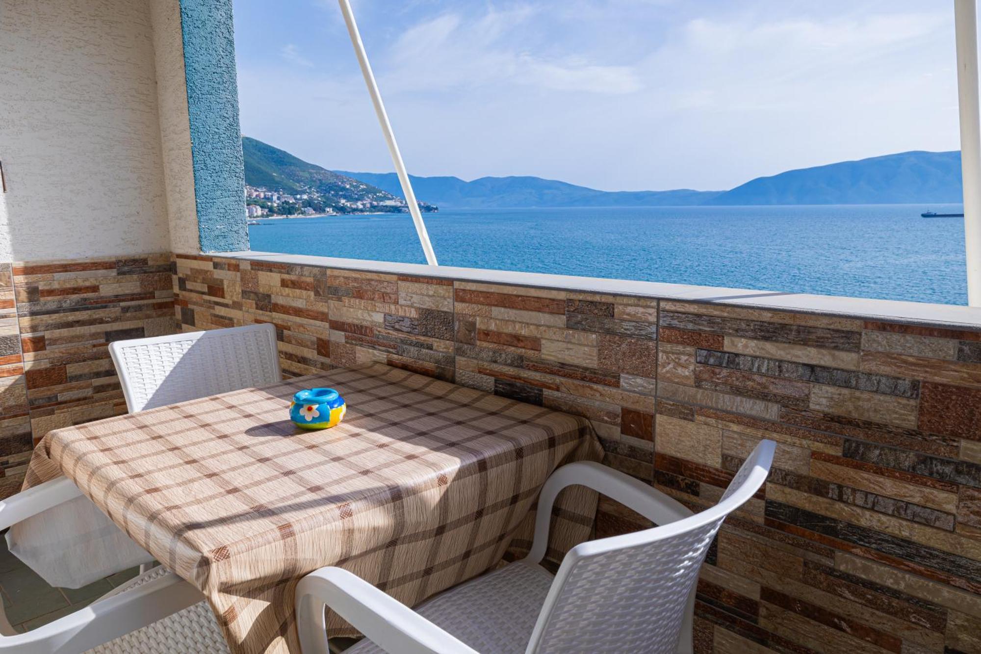 Lucas Apartments Rental Влёра Экстерьер фото